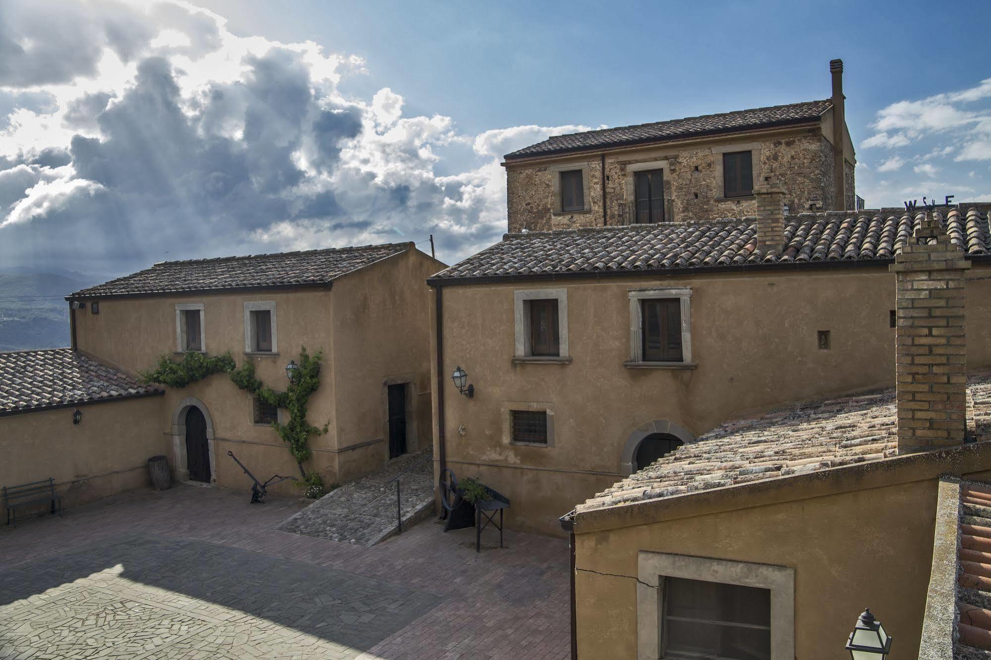 Baglio San Pietro Villa Nicosia Exterior foto